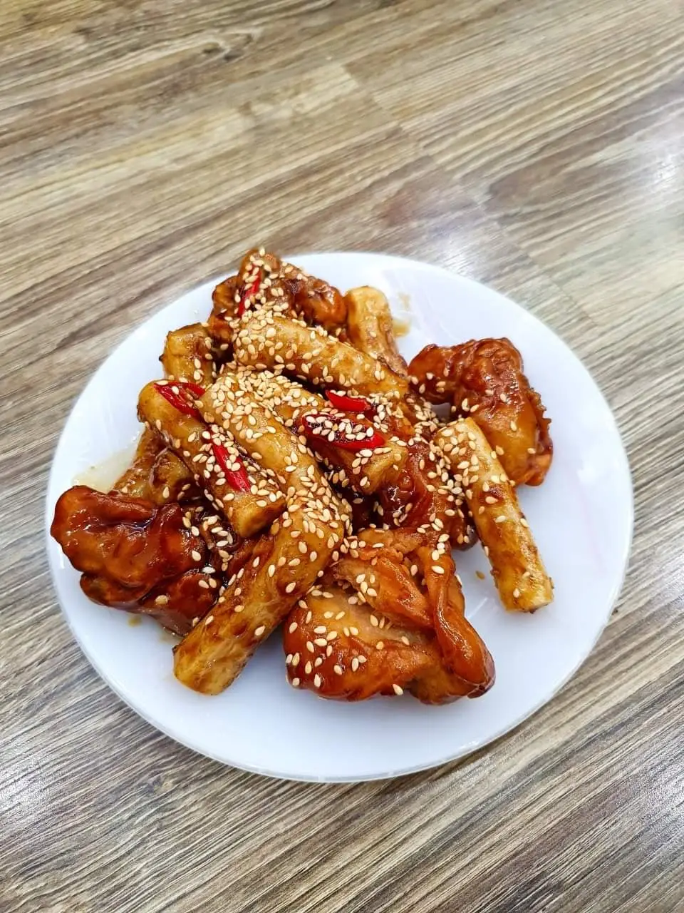 Hình ảnh Dakgangjoen Sốt Cay 