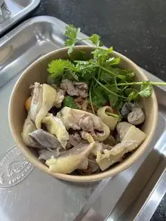 Hình ảnh Phở gà đùi