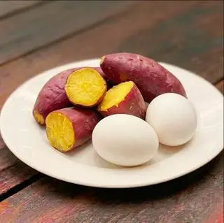 Hình ảnh Combo 300gr Khoai Lang 2 Trứng Gà Ta