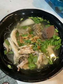 Hình ảnh Hủ tiếu gà xé làm khô