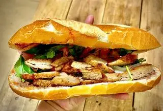 Hình ảnh Bánh mì Chả Cá Hố - NƯỚNG THAN