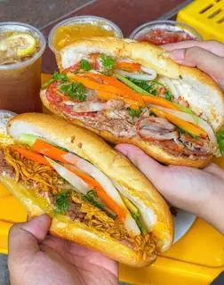Hình ảnh Bánh mỳ pate xá xíu ruốc 