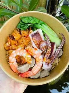 Hình ảnh mì trộn sate Hải sản 