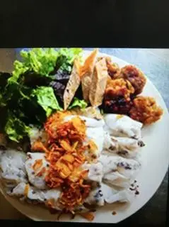 Hình ảnh bánh cuốn nóng chả quế