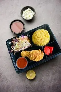 Hình ảnh Cơm Đùi Gà Sốt Cay Hàn Quốc