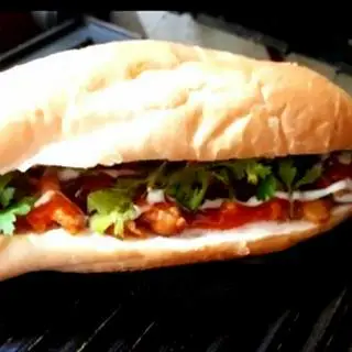 Hình ảnh Bánh Mì Thịt nướng xá xíu