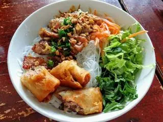 Hình ảnh bún thịt nướng chả giò 