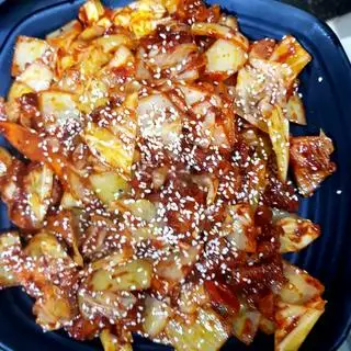 Hình ảnh 오삼볶음 . Bạch tuộc với thịt heo xào cay+mì cúc su +món ăn phụ