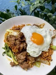 Hình ảnh Mì Xào Bò + Trứng