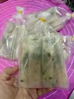 Hình ảnh Bánh tráng phơi sương cuộn