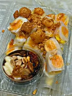 Hình ảnh bánh tráng cuốn bơ trứng tóp mỡ