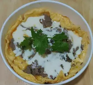 Hình ảnh Cơm Bò Phủ Trứng Xốt Phomai 