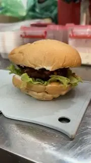 Hình ảnh Burger Gà Trứng Phô Mai