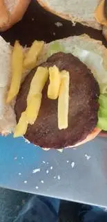 Hình ảnh Burger tôm chiên xù + nước