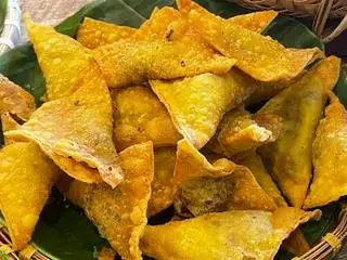 Hình ảnh Hoành thánh chiên