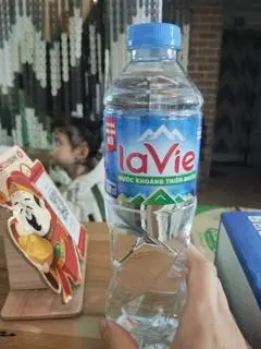 Hình ảnh nước suối Lavie 
