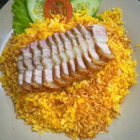Hình ảnh Cơm Ba rọi chiên giòn