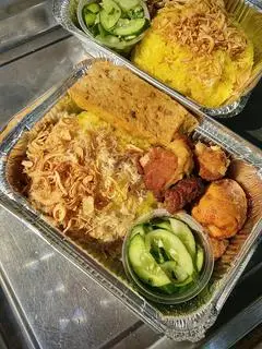 Hình ảnh Xôi thịt kho trứng chả