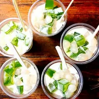 Hình ảnh Sữa chua thạch - trân châu mix vị trà xanh