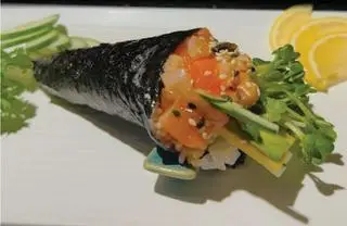 Hình ảnh HR9. Poki Handroll99,000 VND