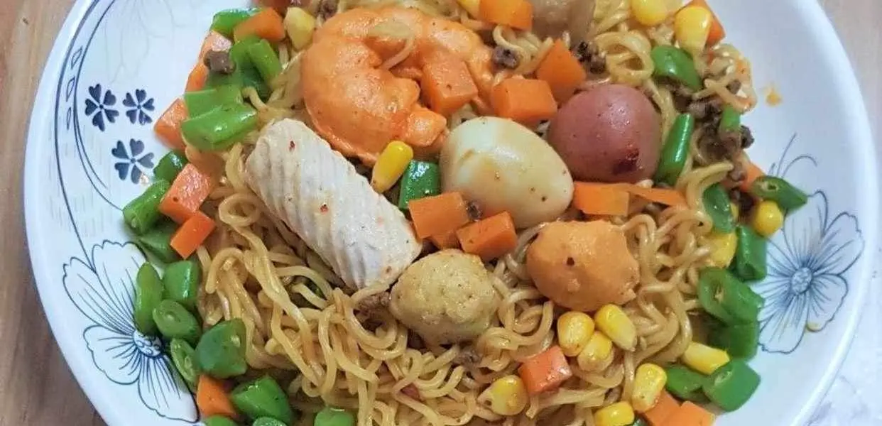 Hình ảnh mỳ  trộn thập cẩm nhiều mỳ