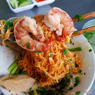 Hình ảnh Mì Trộn Tôm Tươi Kèm Súp Rong Biển Nóng 