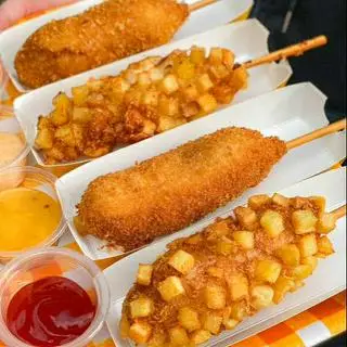 Hình ảnh Hotdog nhân phô  mai Mozzarella -vỏ bánh khoai tây