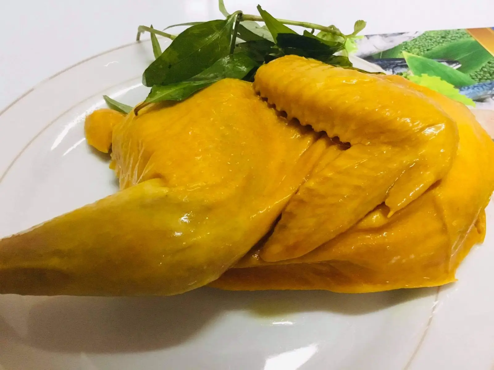 Hình ảnh GÀ Ủ MUỐI HOA TIÊU KHAY NỬA CON CHẶT SẴN 