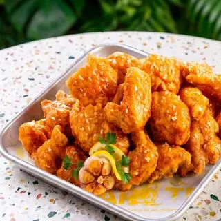 Hình ảnh Cánh gà rán giòn xốt mật ong tỏi