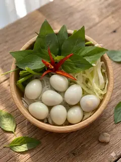 Hình ảnh Bún Thái Trứng Cút