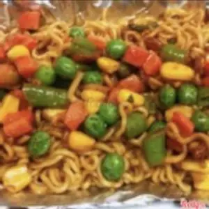 Hình ảnh Mì trộn rau củ
