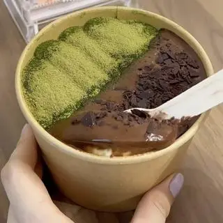 Hình ảnh Tiramisu Matcha mix Chocolate đường kiêng ít ngọt - hộp 600ml