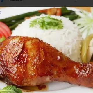 Hình ảnh cơm đùi gà rô ti 