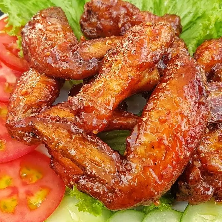 Hình ảnh Cơm Cánh Gà Sốt Mắm Tỏi