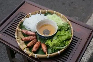 Hình ảnh Mẹt Bún Nem Lụi