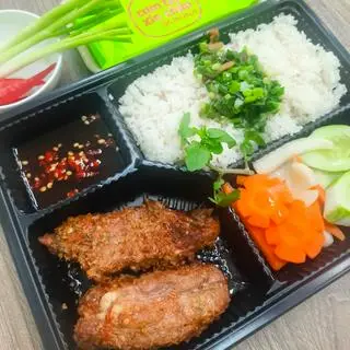 Hình ảnh Cơm Tấm Sườn Non Nướng Muối Ớt + 1 hộp canh + 1 coca (hoặc nước khác) 