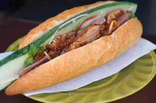 Hình ảnh Bánh mì pate trứng