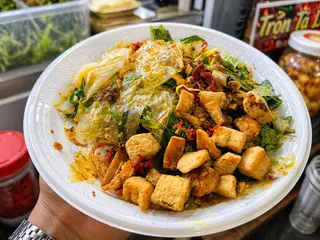 Hình ảnh Bánh tráng muối dừa tóp mỡ