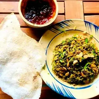 Hình ảnh Hến Xúc Bánh Tráng