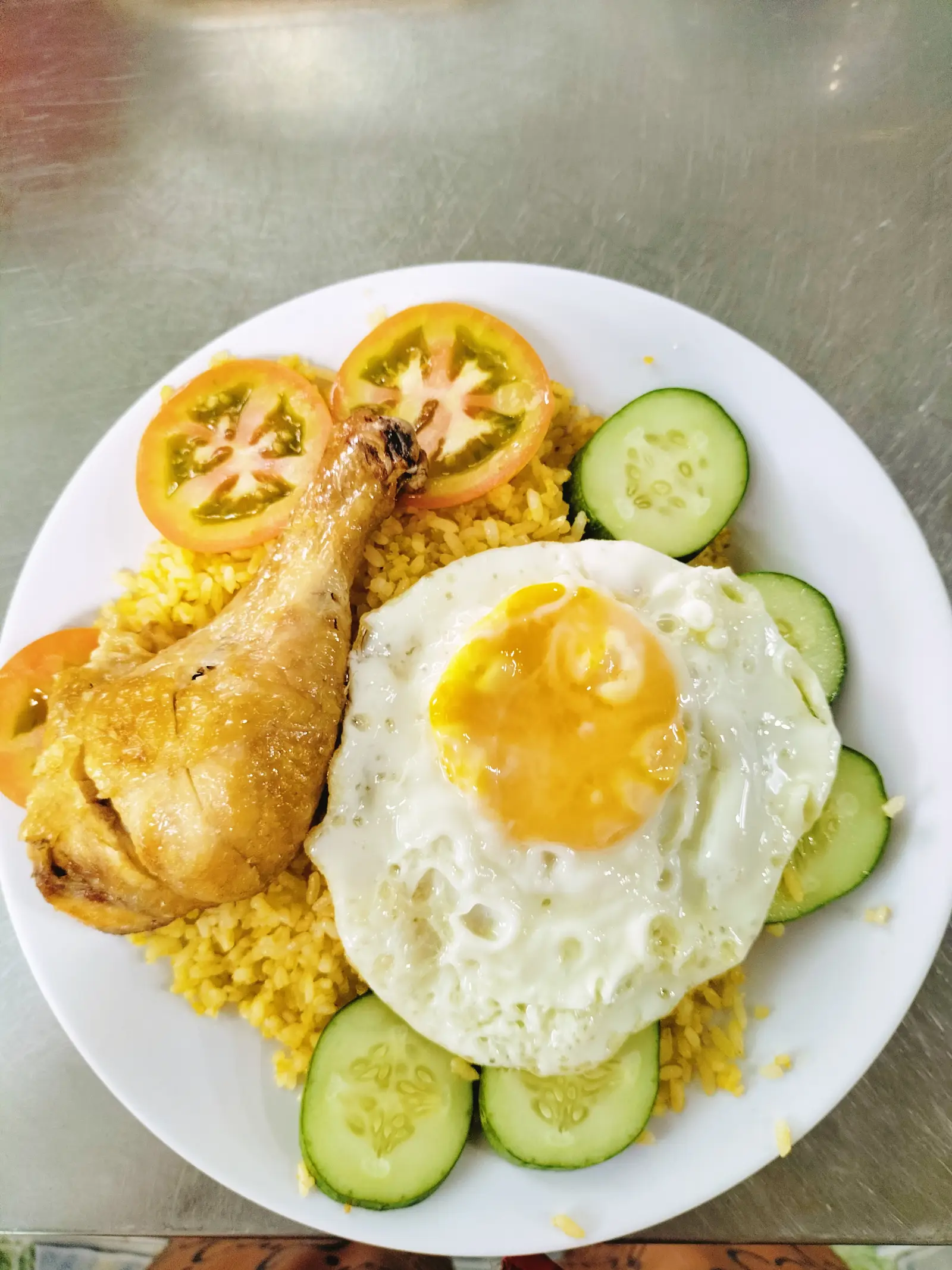 Hình ảnh Cơm chiên gà + trứng+ canh