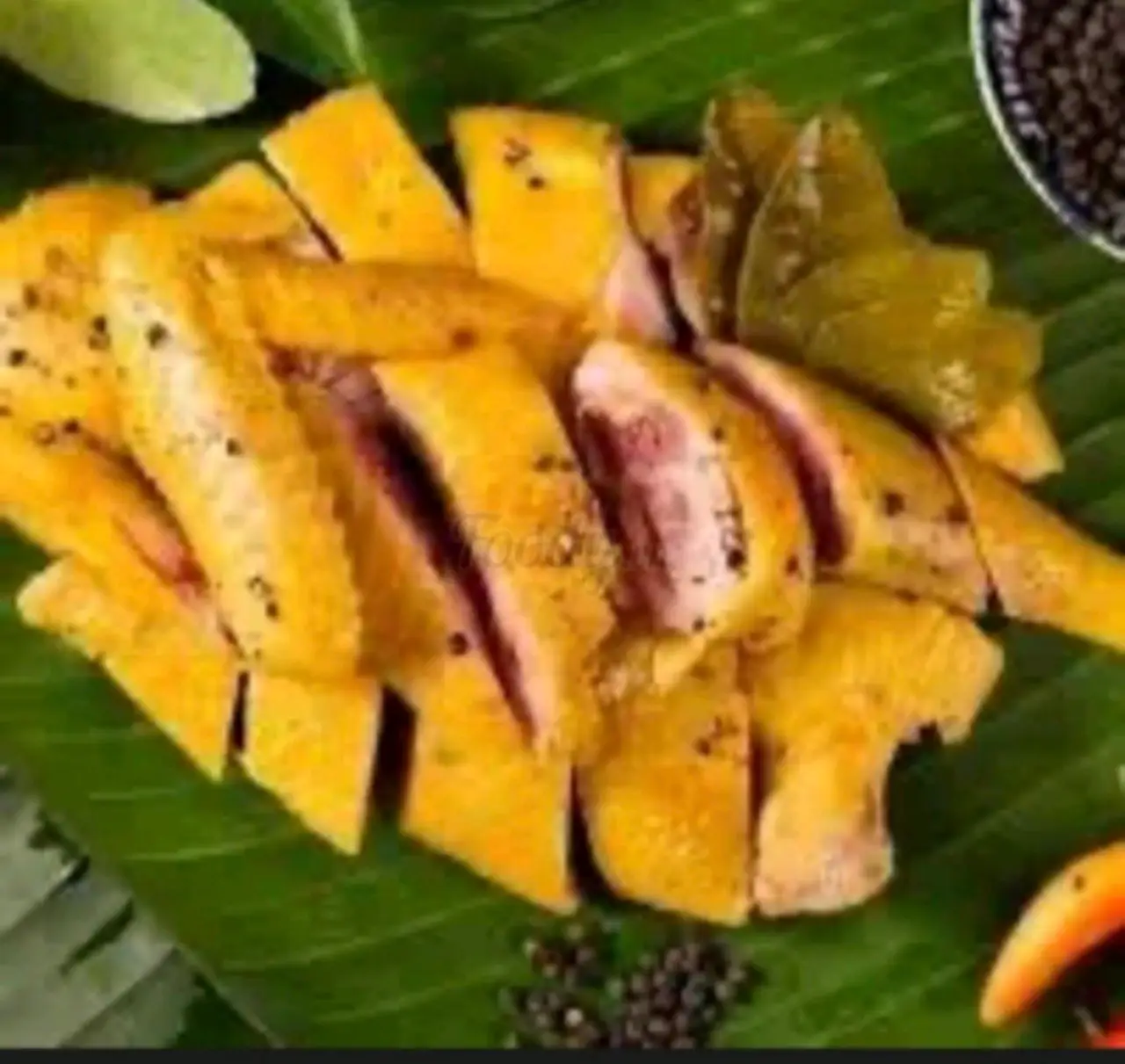 Hình ảnh Gà ủ Muối hoa tiêu Nửa Con tặng nước chấm thần thánh