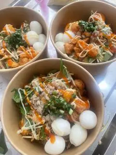 Hình ảnh Bánh tráng cuốn full topping