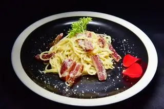 Hình ảnh Mì Ý thịt nguội phô mai