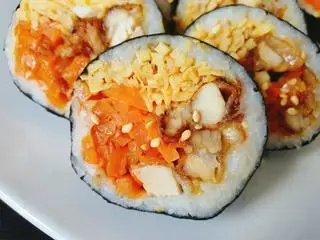 Hình ảnh Kimbap gà mayo