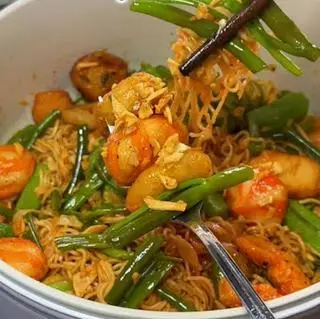 Hình ảnh Mì Xào cá viên chiên thập cẩm