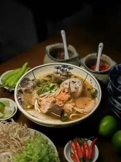 Hình ảnh Bún bò thập cẩm không giò