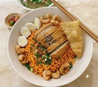 Hình ảnh Mì tôm trộn khô chả cá 