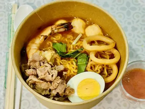 Hình ảnh Mì cay lẩu Thái full topping đặc biệt