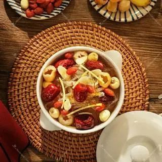 Hình ảnh Yến Chưng Thố Sứ Thượng Hạng