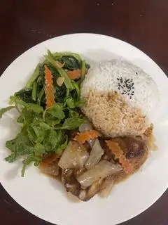 Hình ảnh Cơm gà chiên mắm
